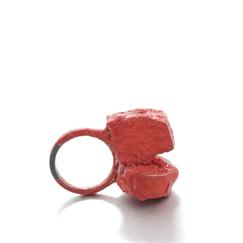 Ring in oxidised silver and red pigment, by Izabella Petrut