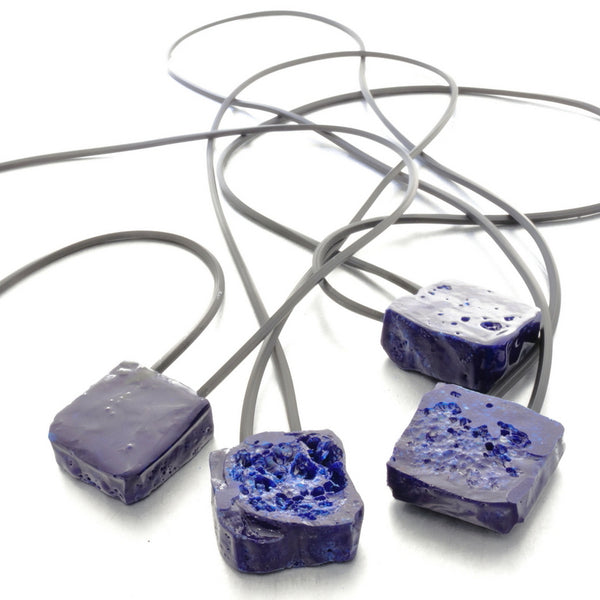 Minimal blue resin necklaces, with silicon and resin