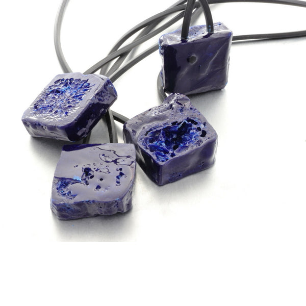 Minimal blue resin necklaces, with silicon and resin