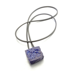 Minimal blue resin necklaces, with silicon and resin