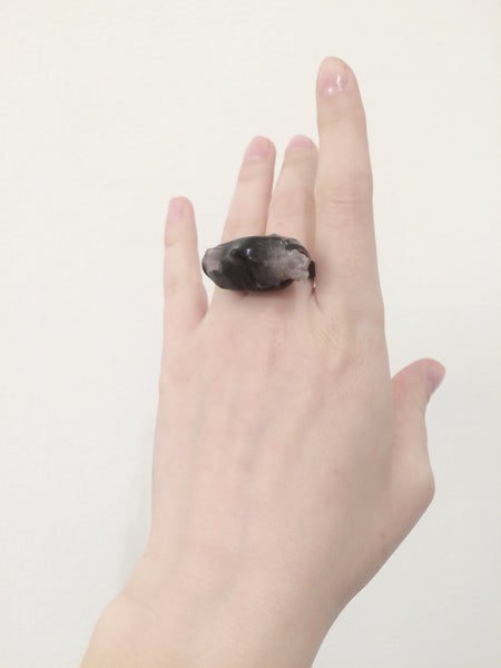 Dramatic ring with Amethyst